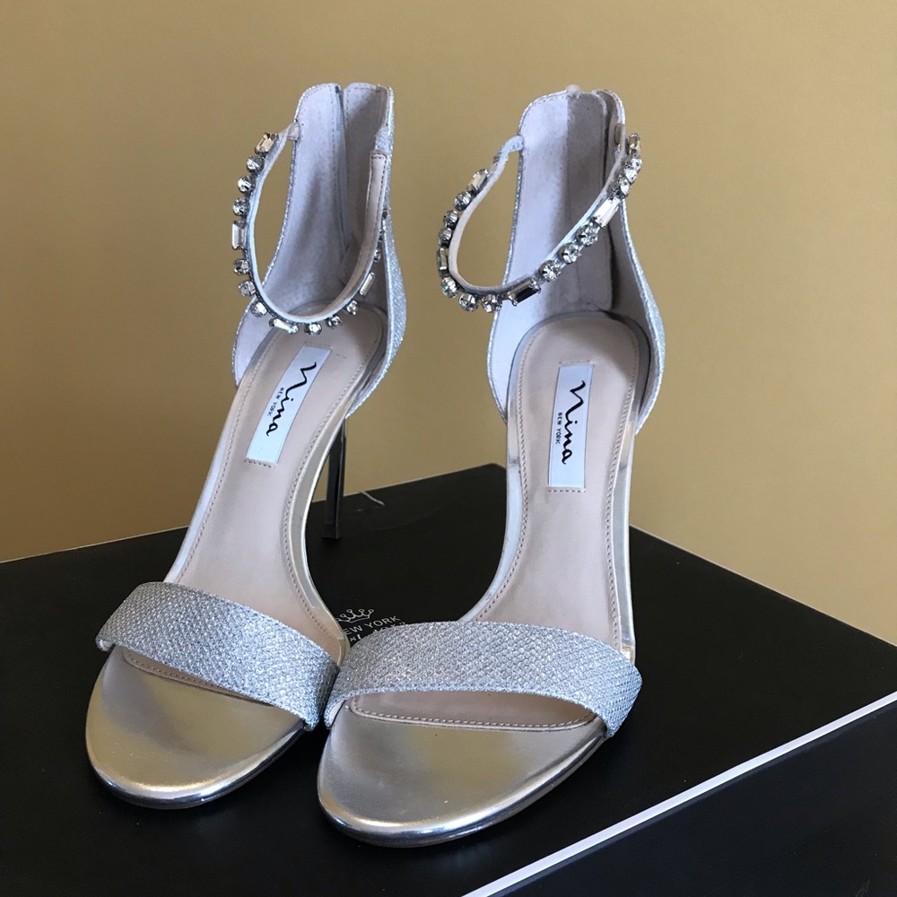 NWT Nina rhinestone stilettos